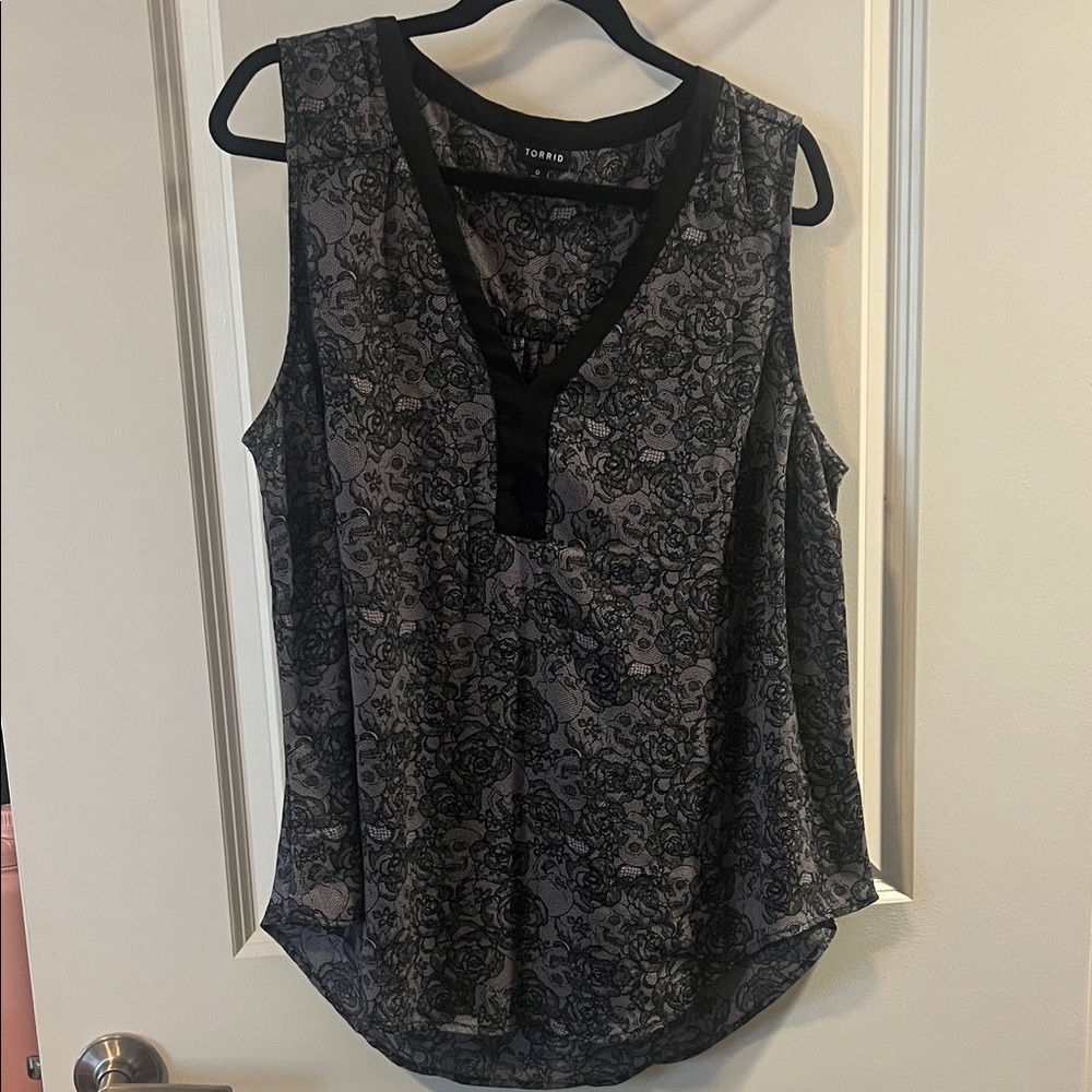 Torrid Black and Gray Floral Tank Top